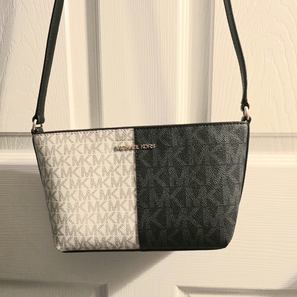 Michael Kors Two-Tone Black and Cream Shoulder Bag